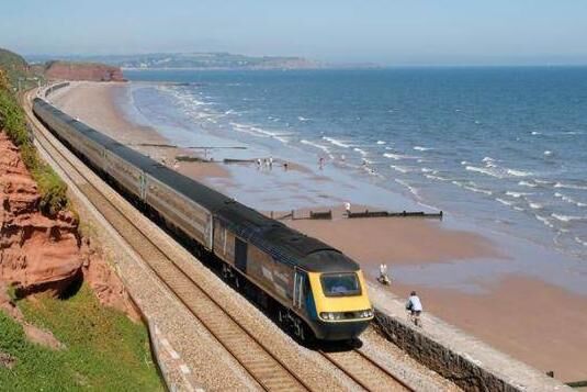 哐叮哐叮~《千与千寻》中的海上列车驶进了现实世界