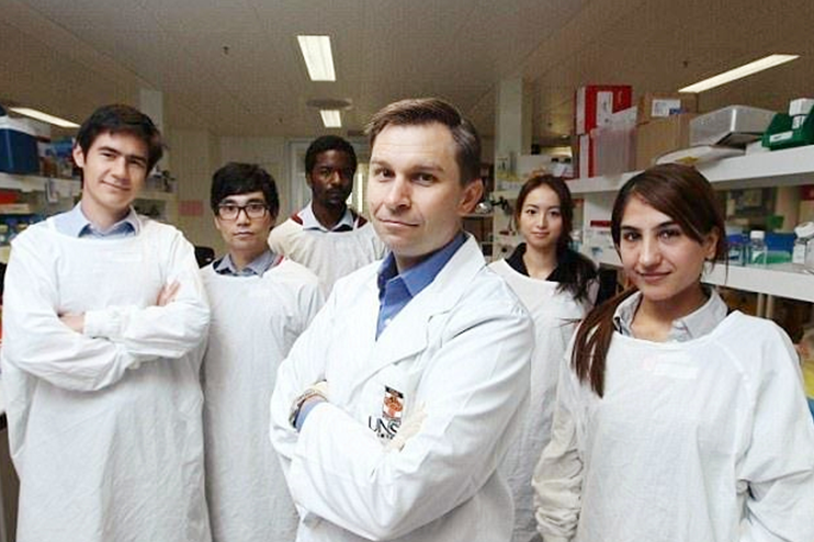 富人对抗衰老有多疯狂：赌王花1.7亿延寿，40万人“觊觎”长寿药