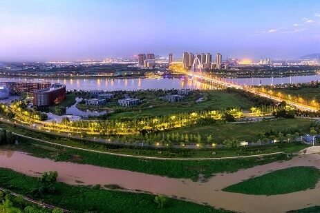 山东和陕西哪个省的居民更富有？