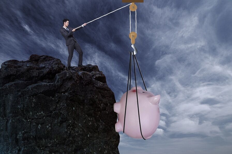 监管出手！10万亿存款整顿，利率又要跌?