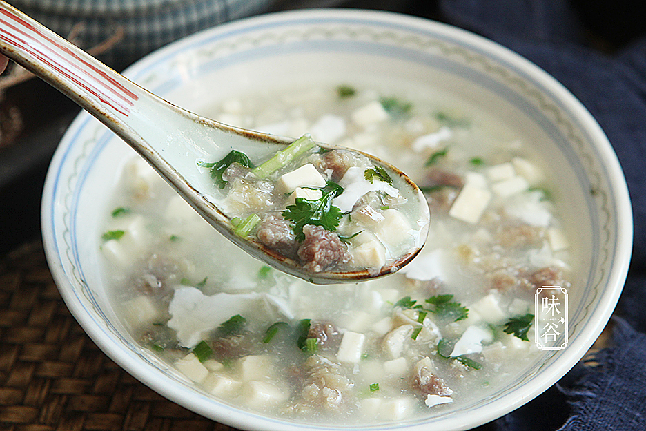 天气变冷，多给孩子喝这汤，营养易吸收，美味可口，暖身又暖胃