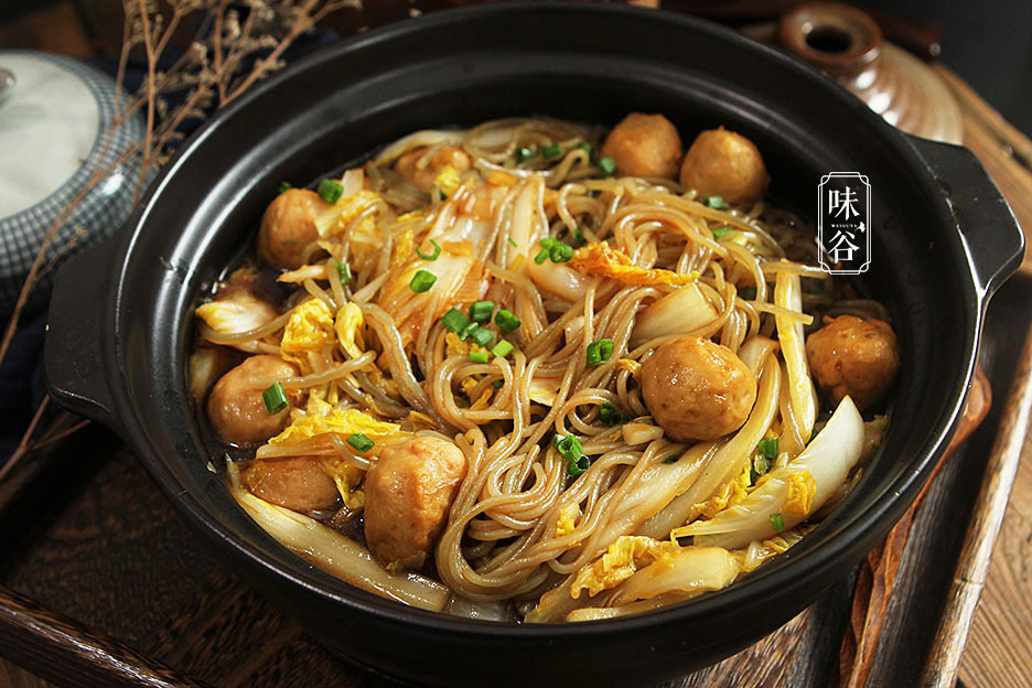 冬天白菜就该这么吃，炖一锅暖身又暖胃，全家人都喜欢，超下饭