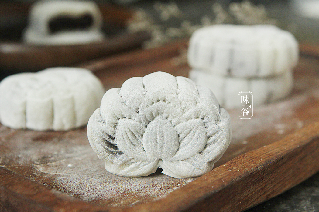 临近中秋，教你做冰皮月饼，不用烤箱不用油，既有颜值又好吃