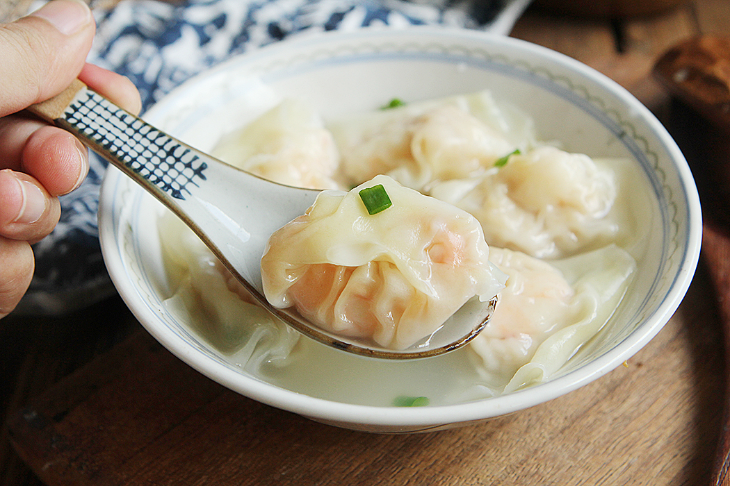 广东人都爱吃的小吃，皮薄馅多，一口一个大虾，早餐来一碗很满足