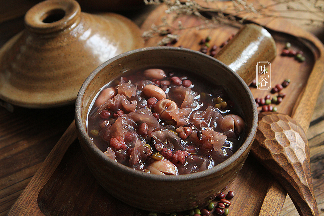 天热没胃口，此粥要多喝，营养好消化，清热祛湿，整天精神好