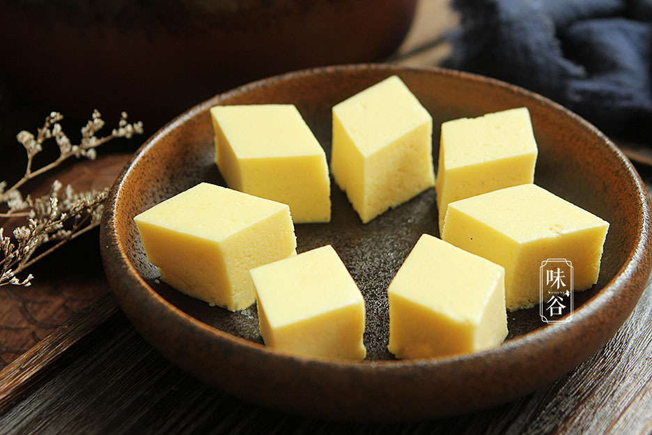 4月山药一定要吃，搅一搅上锅一蒸，香甜可口又松软，健脾开胃