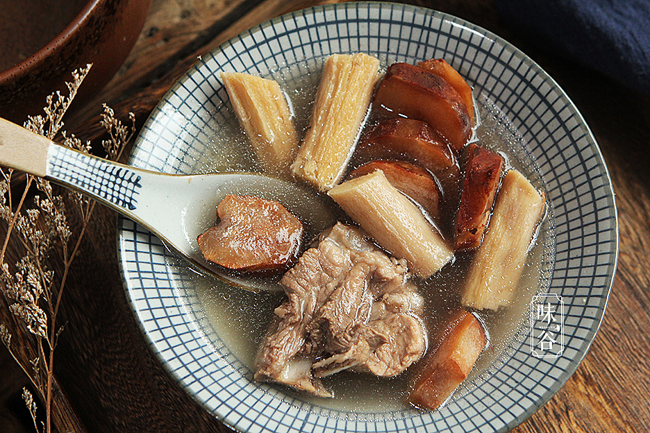 南方湿气重，广东人都爱用这些树根煲汤，健脾祛湿，皮肤也不痒了