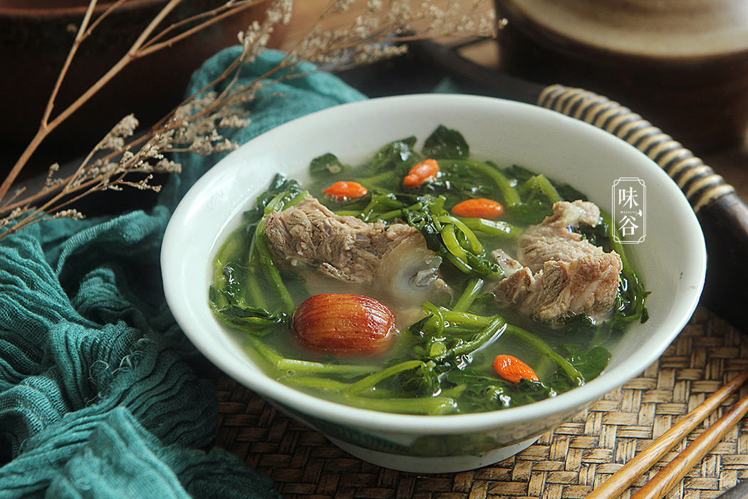 这款蔬菜汤，广东人从小喝到大，润肺止咳不上火，老少皆宜