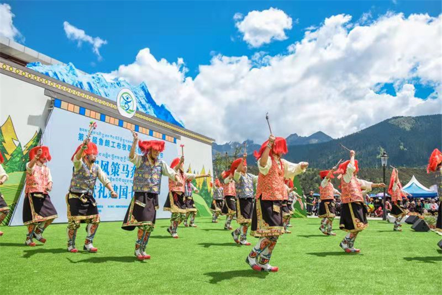 “迎风策马奔小康  献礼建国七十年” 第三届工布牧歌民俗文化节成功举办