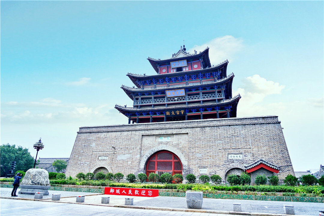 中国三大名楼之一位于山东江北的这座小城，里面还有一个乾隆行宫