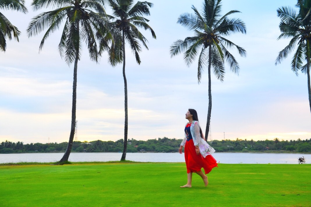 陪你抵达更远方，一年飞行52次700000多公里，我的职业是旅行