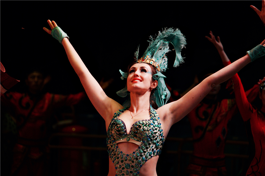 走进中国马镇，感受叱诧风云的马背奇幻秀