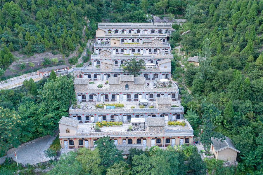 山西大山上的窑洞大院，晚上我们一起数星星吧