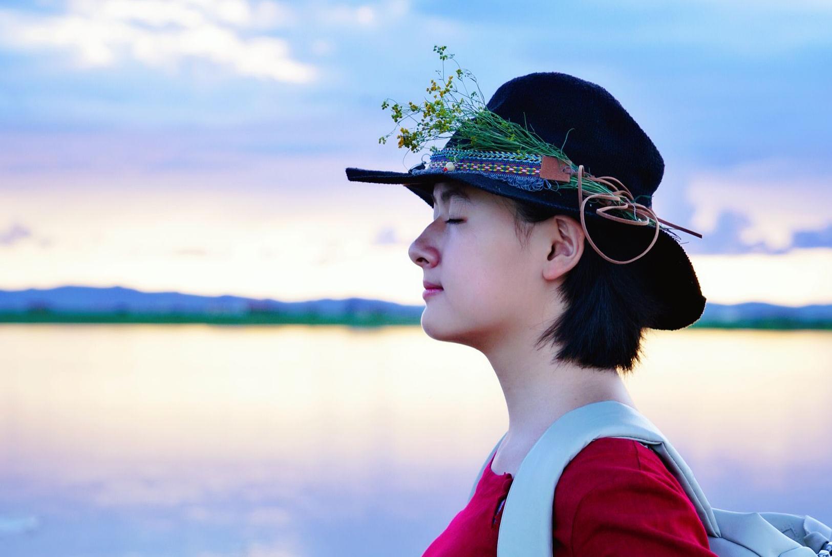 寻龙诀拍摄地不远处还有一个神秘湖泊，夕阳下美成了一幅画