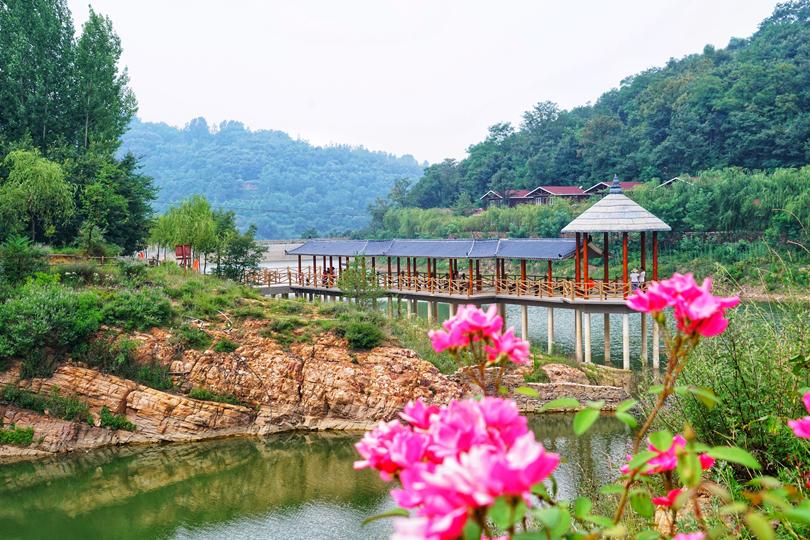 河南伏羲山大峡谷里的疯狂瀑布，你喊的越大声它越兴奋