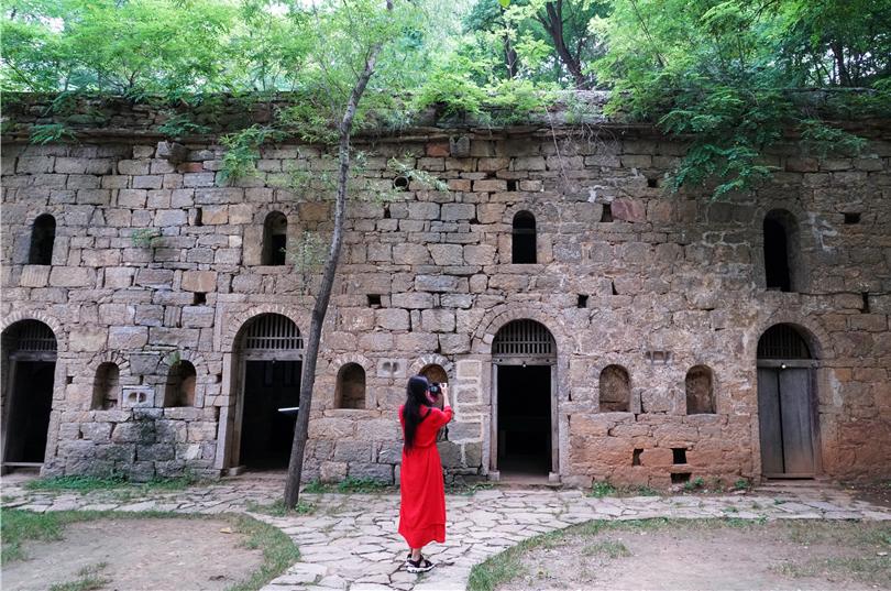 大山深处的司令部，私人企业家花2000多万还原当年的实景