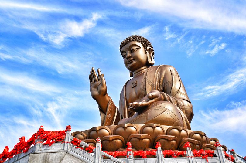  世界第一青铜大佛位于山东这座海滨小城，莲花座刻一个名字70万