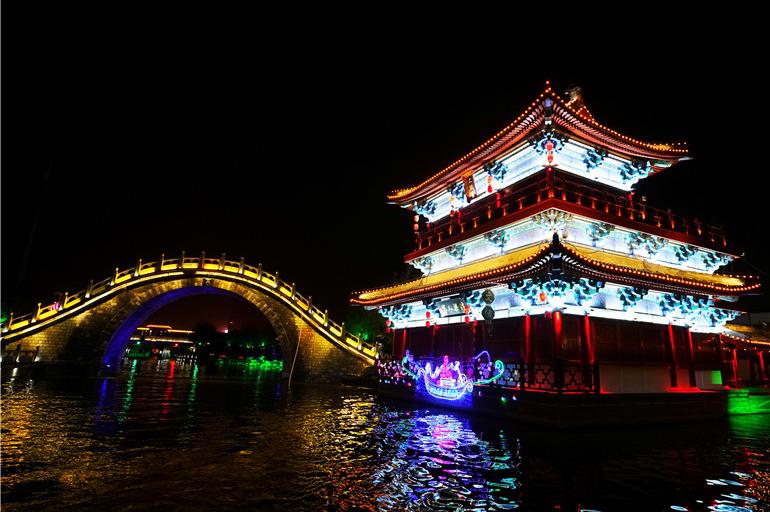 开封御河上，有一座流动的中国桥梁博物馆