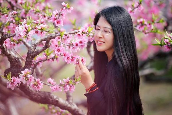 十里桃林深处，我和春天有个约定