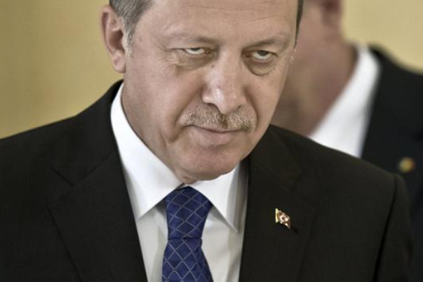 炮弹在美军旁1公里炸响！土耳其原形毕露，一天内发起31次交火