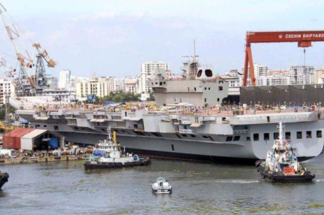 全球第四强国真不是吹的，船厂内大批舰艇将下水，用实力回应质疑