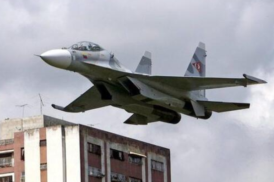 16日下午，一架苏30在中部地区坠毁，飞行员为避开地面村庄牺牲