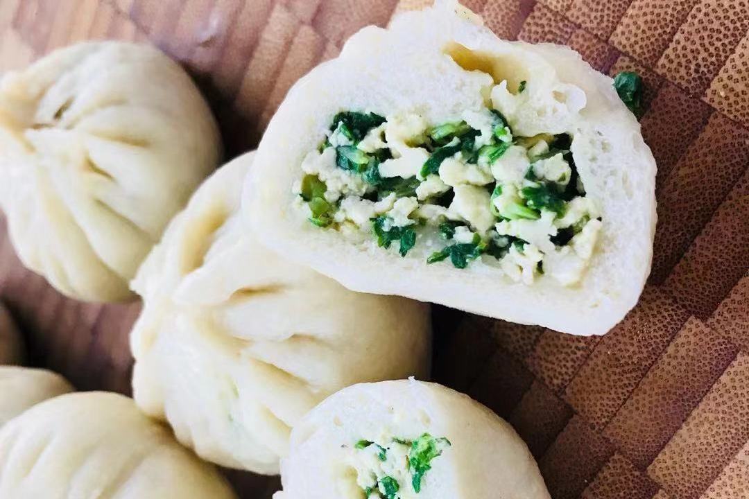 这包子可以：补钙！补铁！预防便秘！还能健脑～