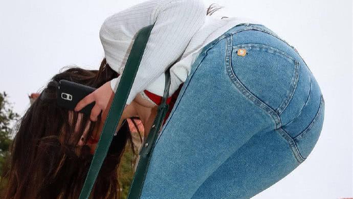 人生一个最特别的弱点就是：在意别人如何看待自己