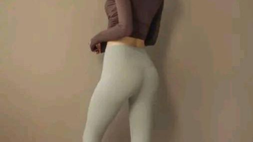 世上最浪漫和最自私的话就是：你是我一个人的