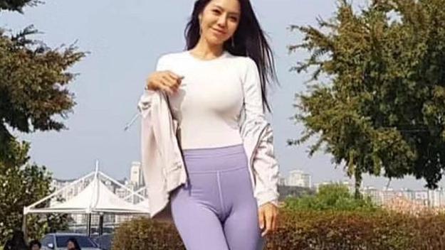 贪得无厌的人往往表现出悲伤的样子