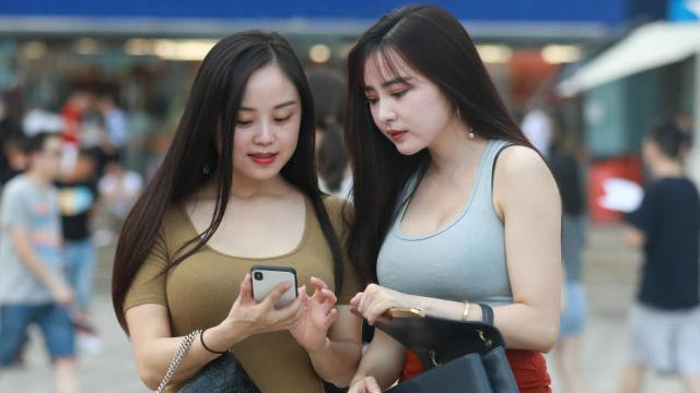 我们擦肩而过，彼此不再逗留，以后谁也不是谁了