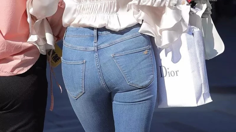 既然，还在幸运的活着，当然要全力以赴的快乐