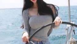 性感美少妇，有个想做船长的梦