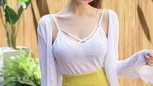 吊带小少妇，身材妖娆，清新又优雅