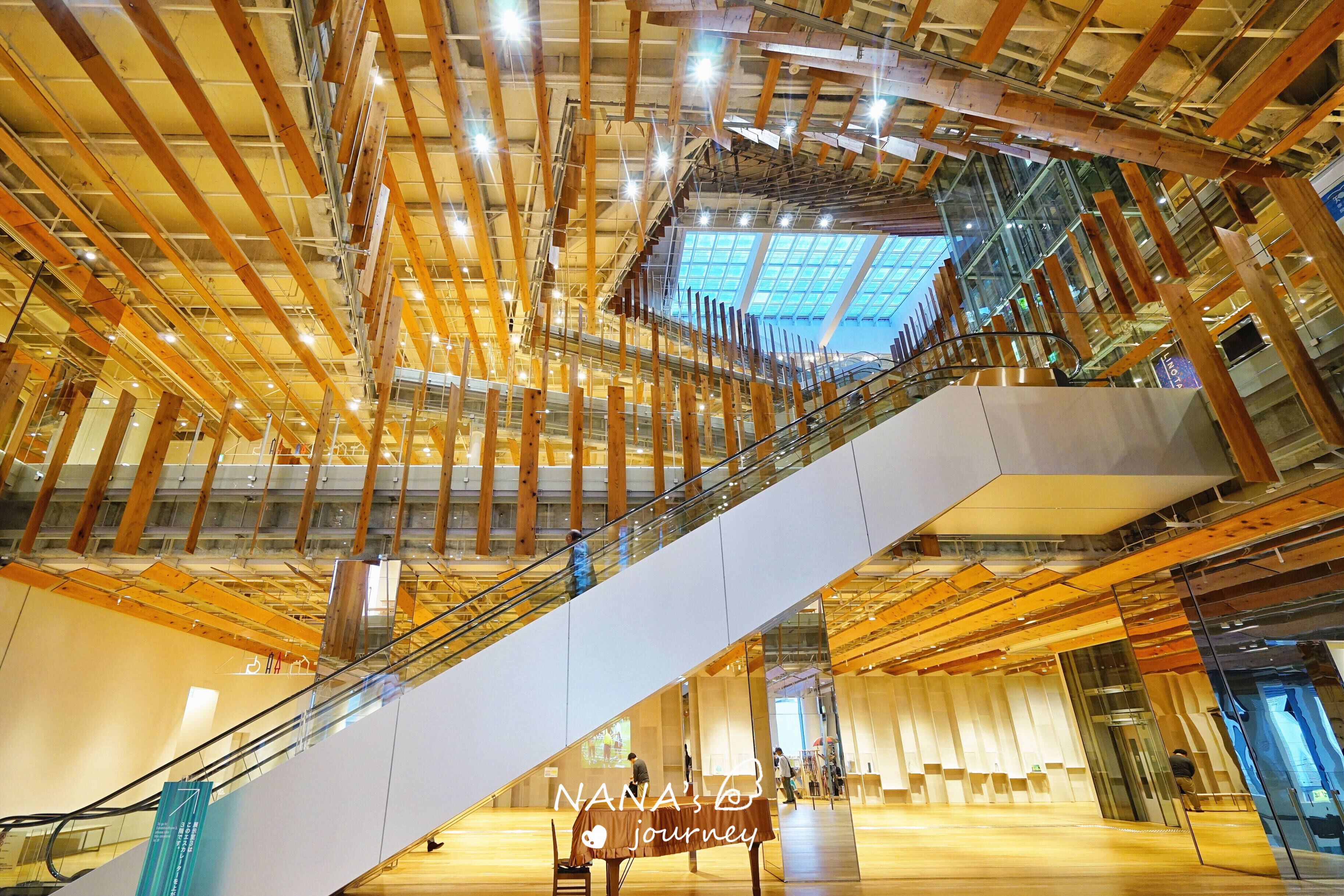 如同艺术品的富山市立图书馆，日本最精美的建筑之一
