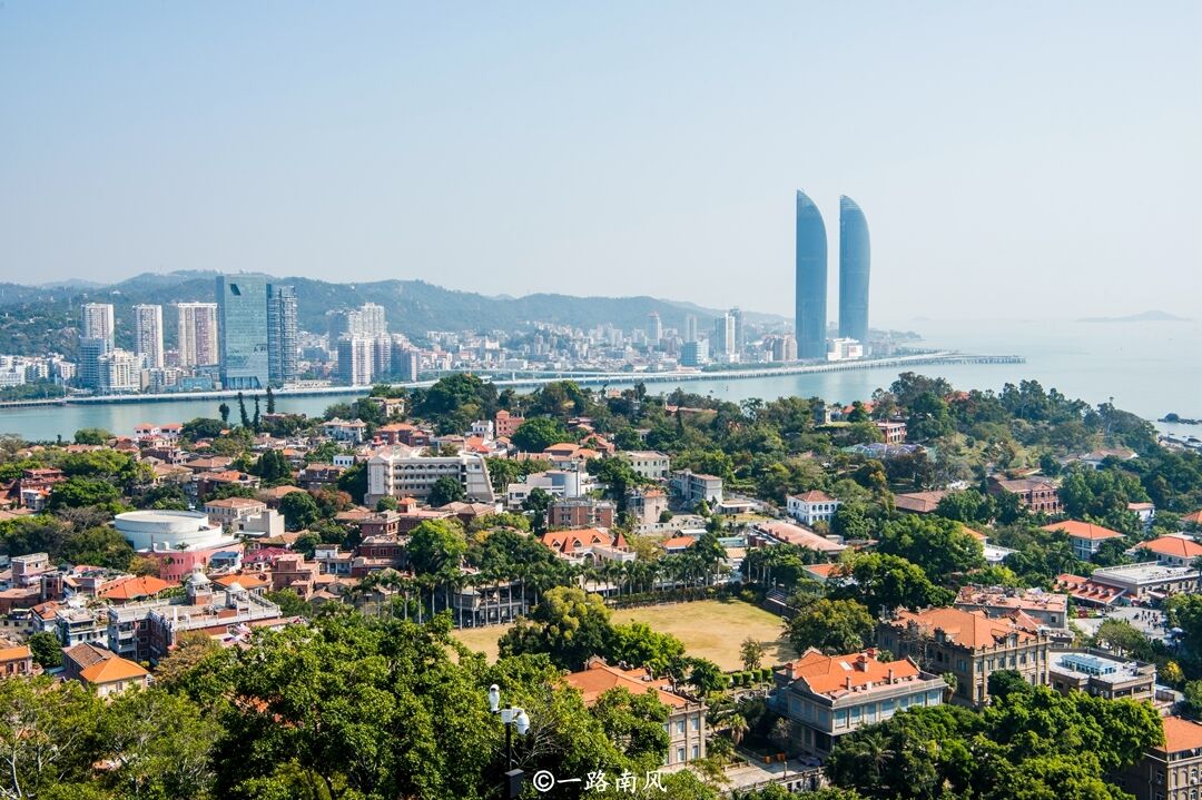 福建最著名的小岛，不通公交不通桥，却游客如云！