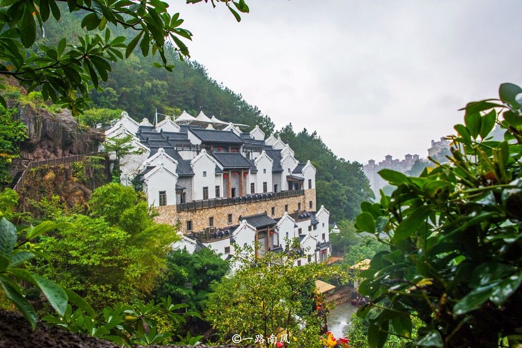 世界客都终于要开通高铁了，景色很迷人，就在广东！