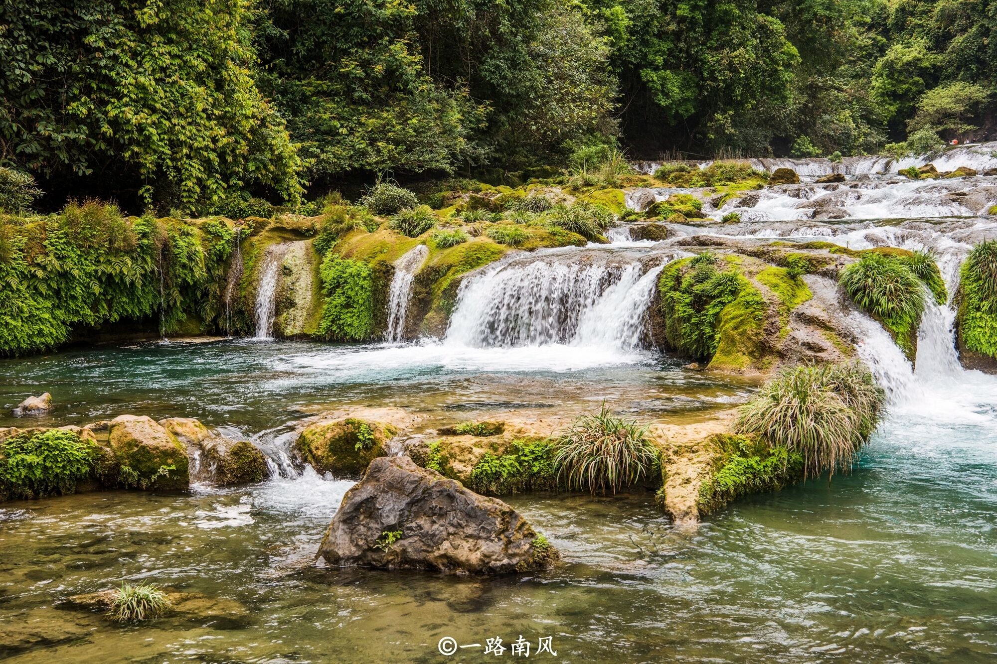 贵州有个世界自然遗产，风景不比九寨沟差，瀑布比黄果树还多！