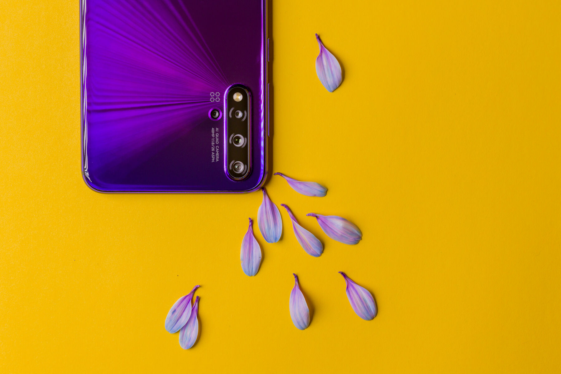 光与影的梦幻演绎：华为nova5 Pro仲夏紫点亮盛夏