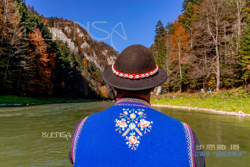 漂流在杜纳耶茨河的秋