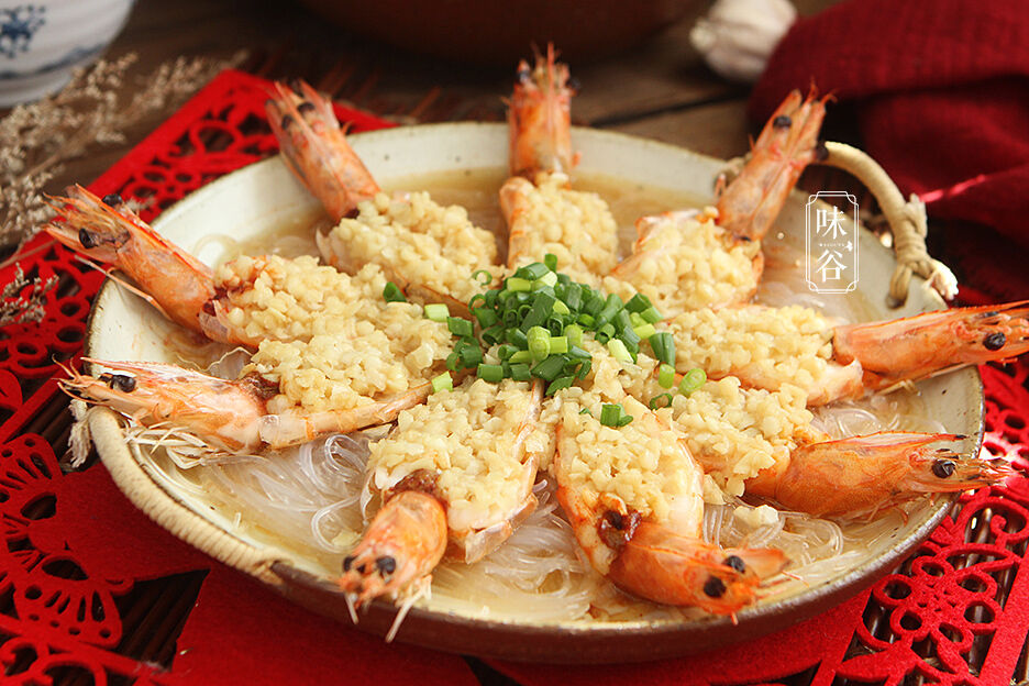 除夕年夜饭，这盘菜端上桌，颜值高味道好，家人吃完连连点赞