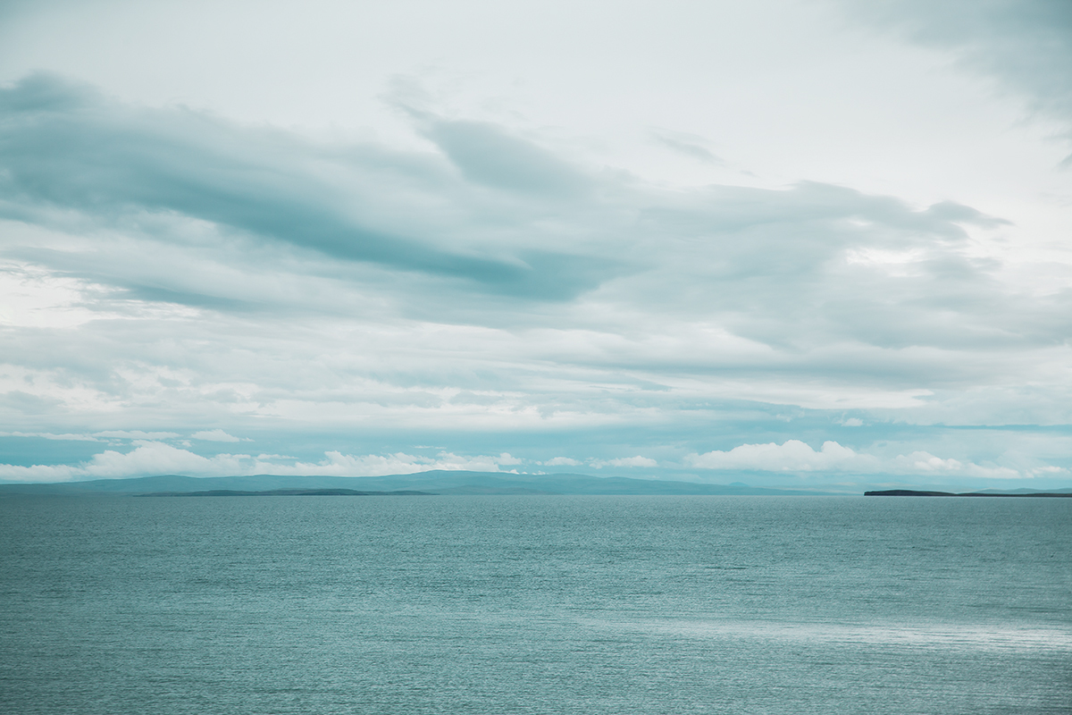 距离黄河源头141公里，两大高原淡水湖烟波浩渺、美若仙境