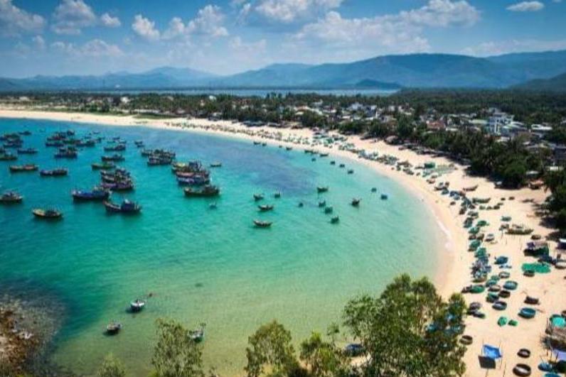 美女如云的越南芽庄，如今没人去，游客：太“宰”人了