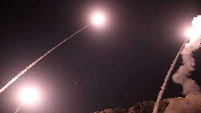17枚成功击中目标！伊朗19枚弹道导弹袭击美基地，俄罗斯帮了大忙