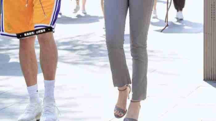 皓齿内鲜，明眸善睐！