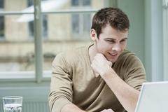 双黄连真的能治疗新型冠状病毒吗，抑制病毒不是最佳的预防措施