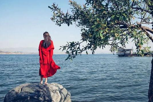 如果有一天，钱对你来说不再是问题，你最想去的是哪里？