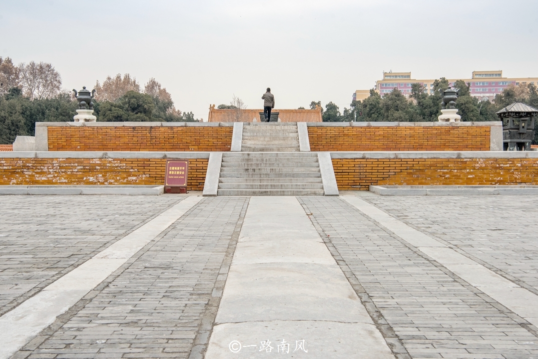 中国最大的祭地之坛，和北京天坛齐名，建造者认为地球是方的！