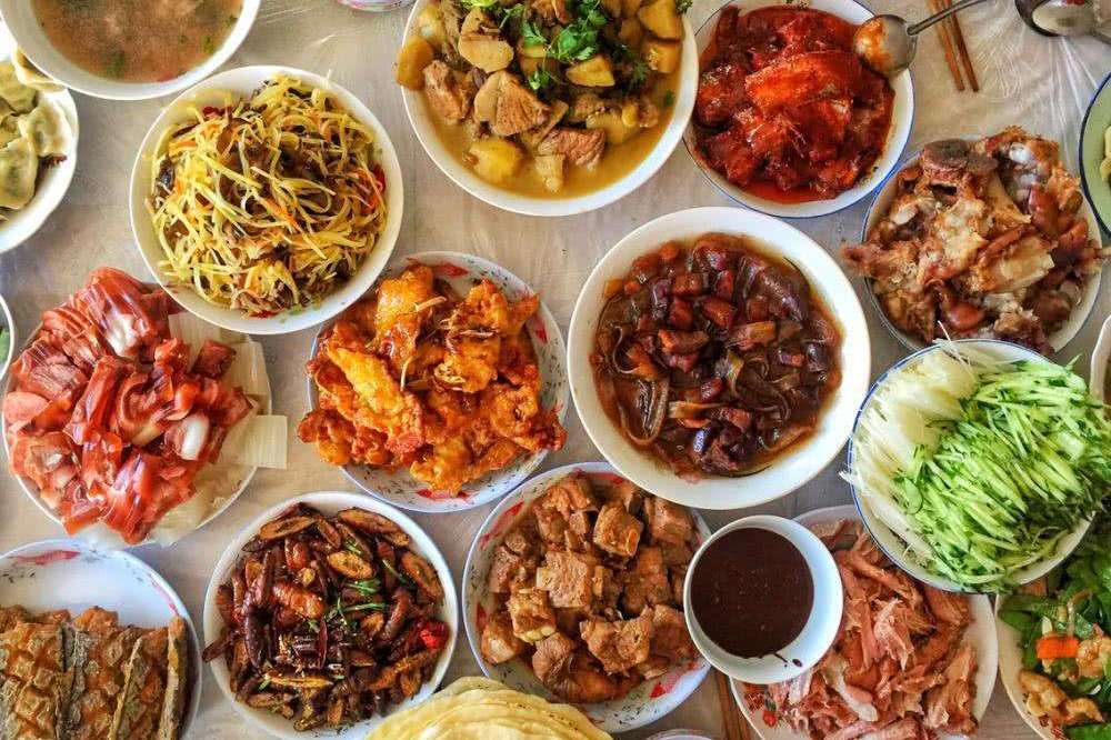 中国过年最重要的一餐，同样是年夜饭，南方和北方有什么差别？