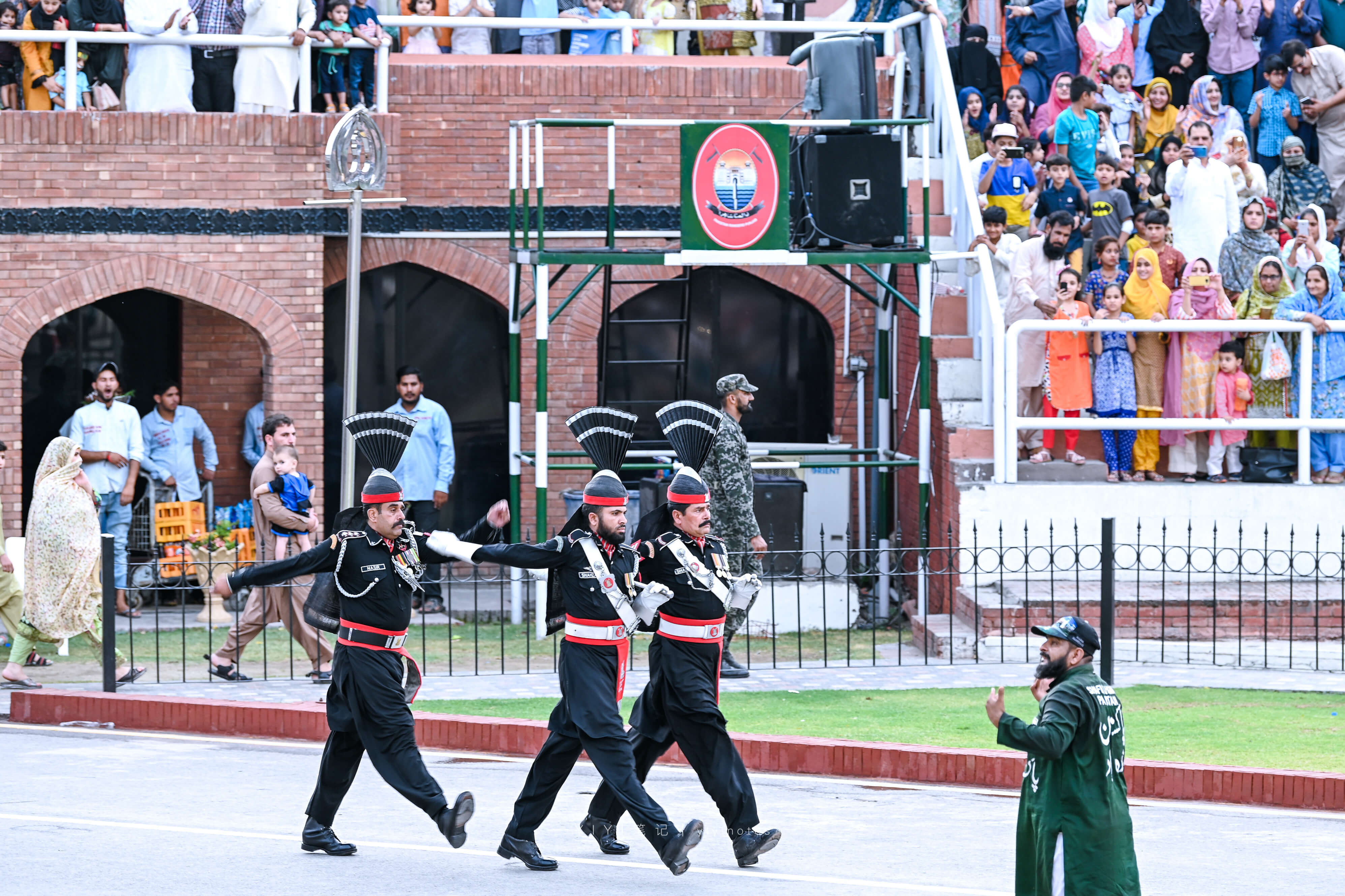 到巴基斯坦必看全世界最精彩的降旗仪式，中国人有免费VIP座位
